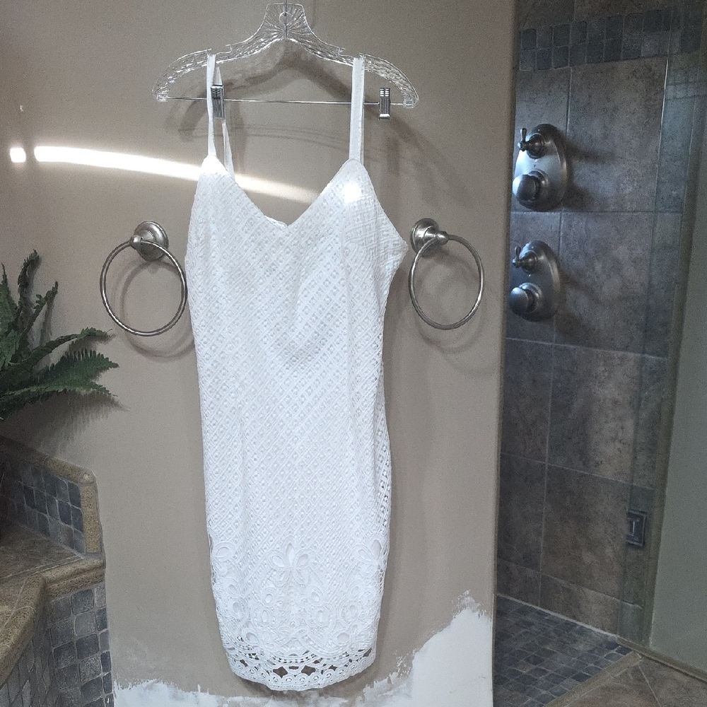 White House Black Market Strapless White Lace Dress